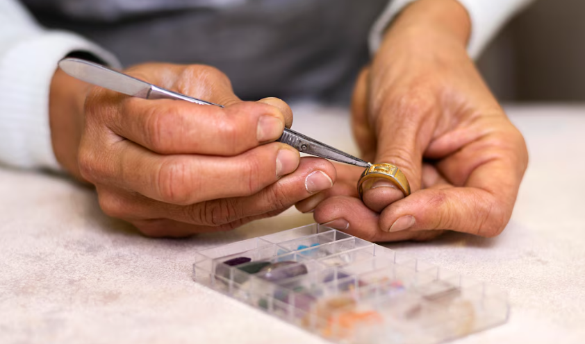 Decoding Quality: How Lab-created Stones Compare to Mined Ones