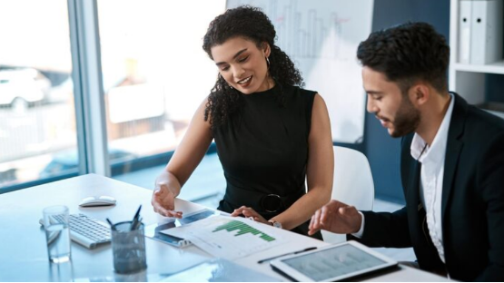 How a Financial Advisor Can Help You Build a Stronger Financial Future